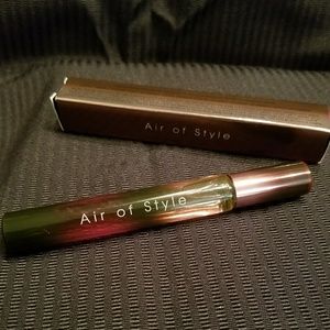 MAC Air of Style Fragrance Blend-- NEW
